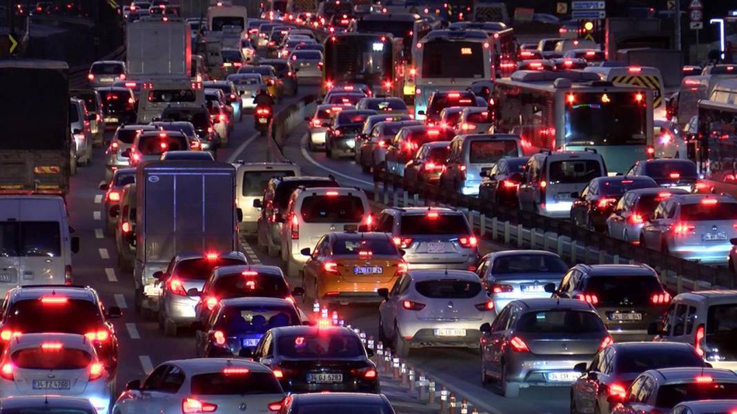Trafik cezaları değişti! 10 madde daha Meclis'ten geçti: Araç sahipleri bu listeye bakmalı 16